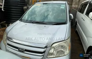 Toyota Noah 2007 Silver