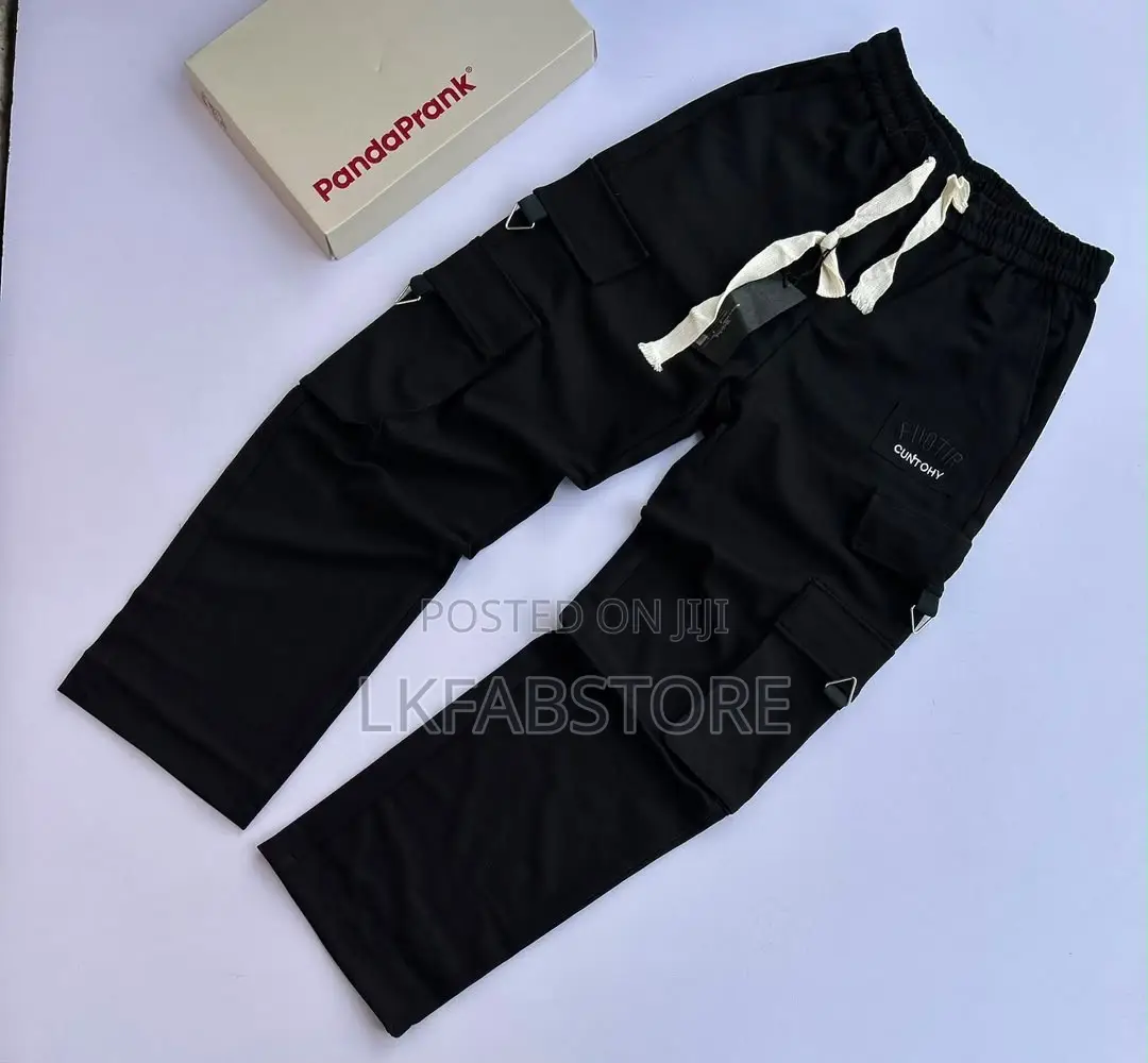Unique Men’s Wide Sweater Pants