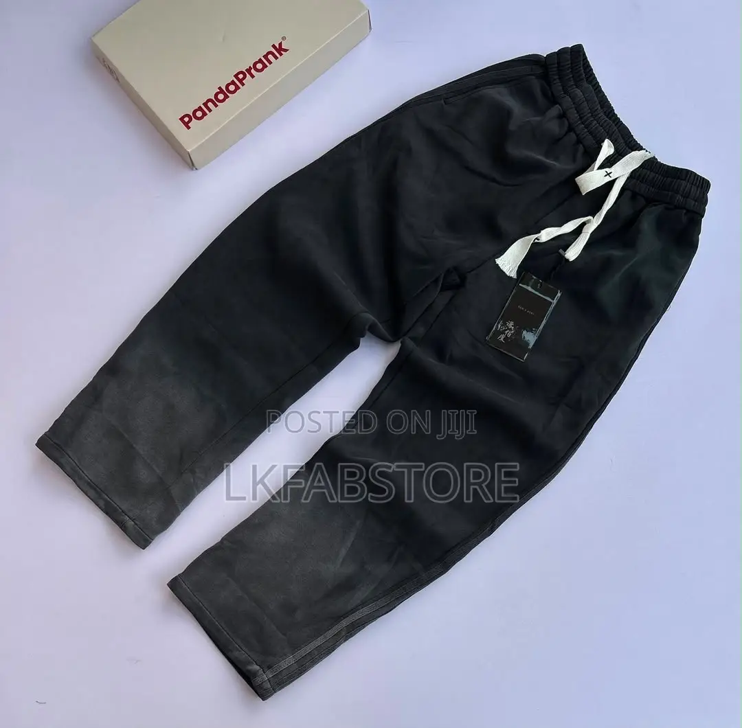 Unique Men’s Wide Sweater Pants