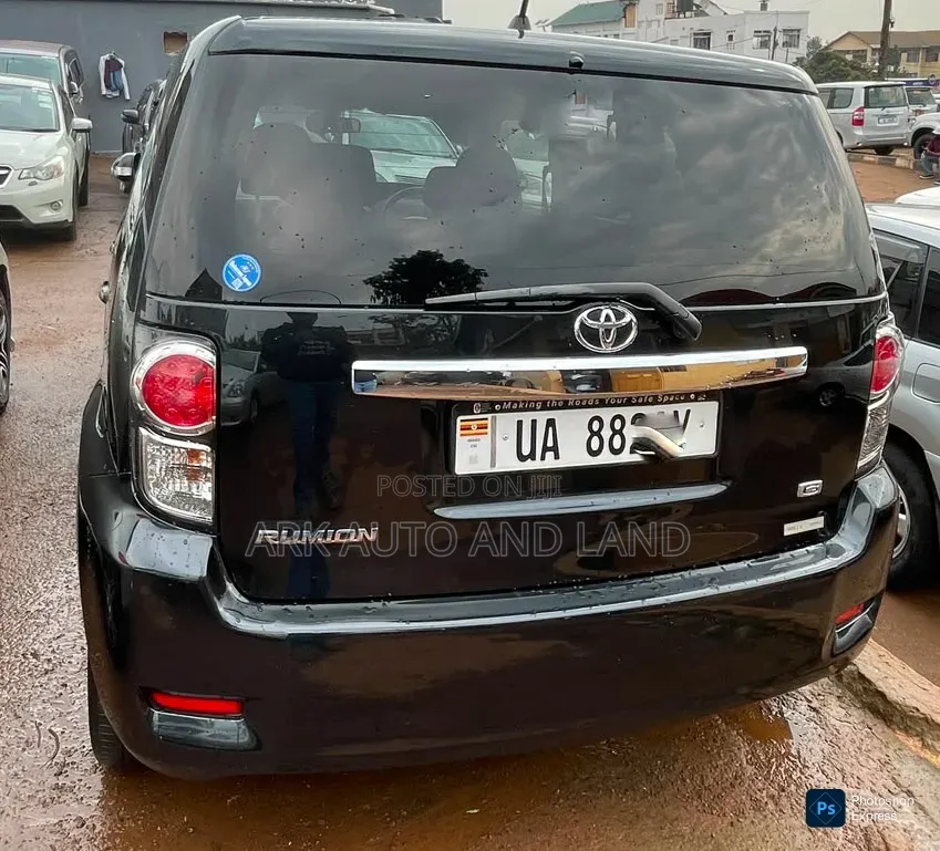 Toyota Rumion 1.5 FWD 2023 Maroon