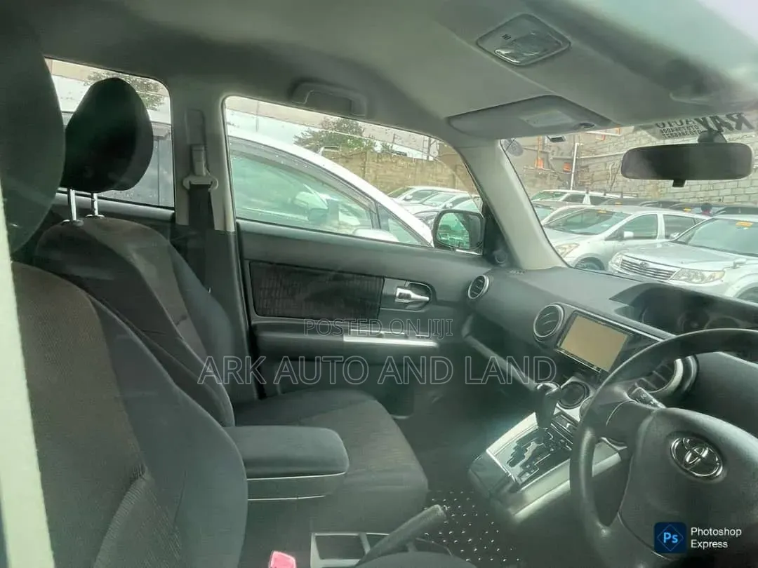 Toyota Rumion 1.5 FWD 2023 Maroon