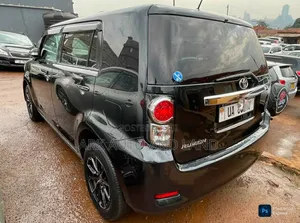Toyota Rumion 1.5 FWD 2023 Maroon