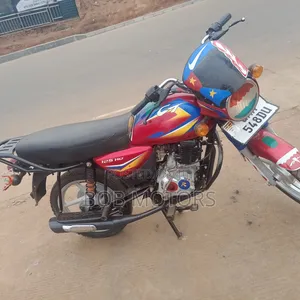 Bajaj CT 125X 2025 Red