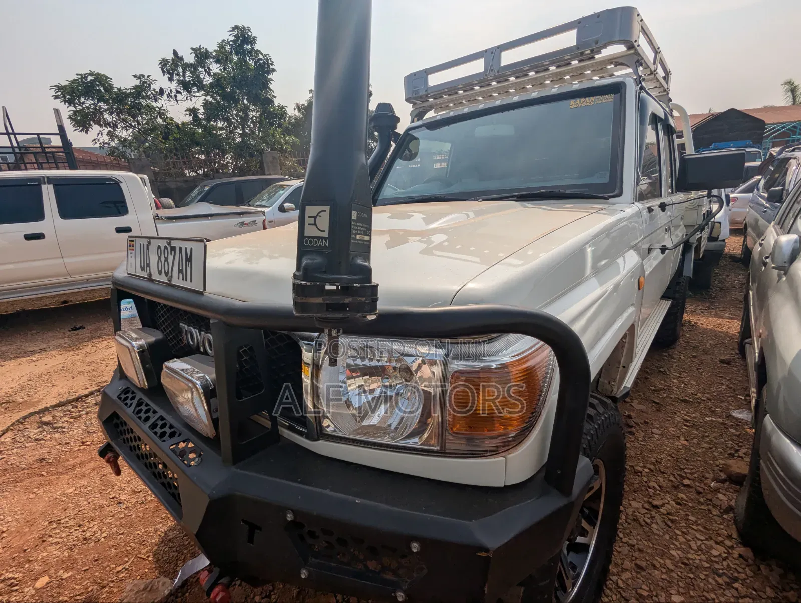 Toyota Land Cruiser Prado 2013 White