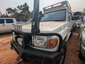 Toyota Land Cruiser Prado 2013 White