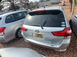 Toyota Corolla Fielder 2016 Silver