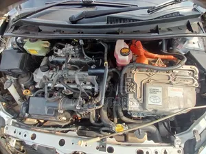 Toyota Corolla Fielder 2016 Silver