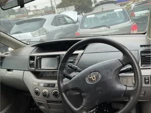Toyota Noah 2002 White