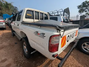 Toyota Hilux 2008 White