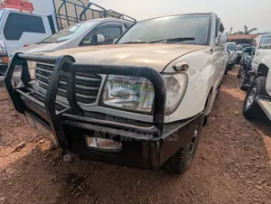 Toyota Land Cruiser Prado 2001 White