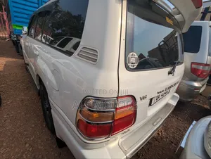 Toyota Land Cruiser Prado 2001 White