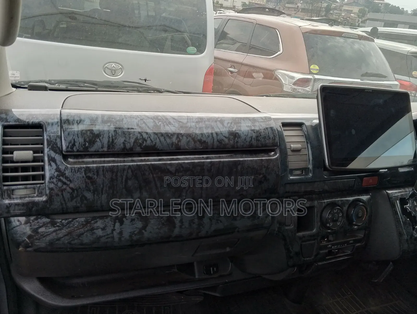 Toyota HiAce 2011 Green