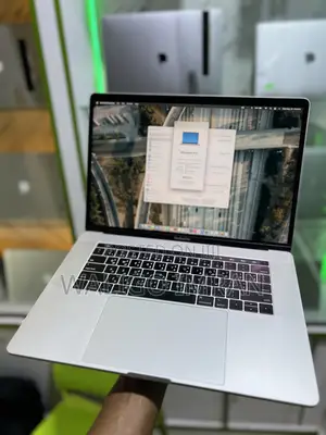 Laptop Apple MacBook Pro 2017 16GB Intel Core i7 SSD 256GB