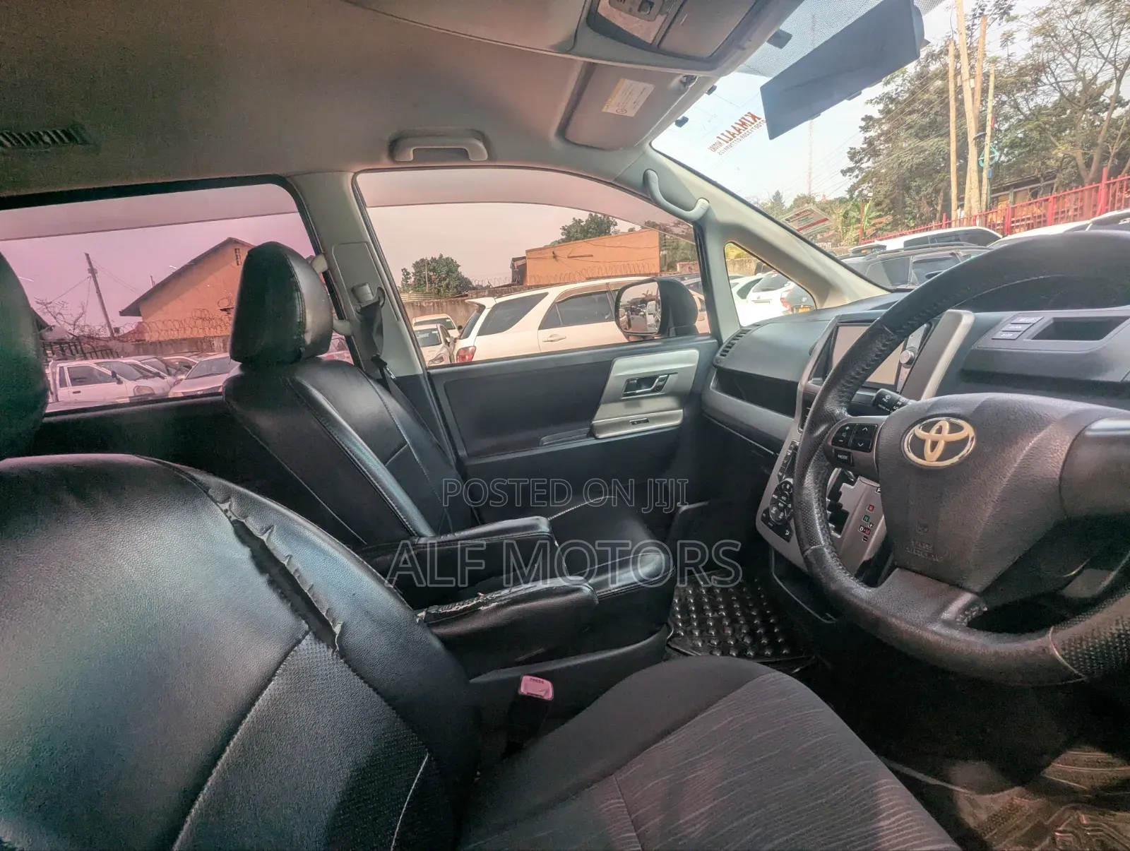Toyota Noah 2010 Black