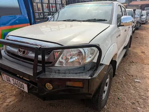 Toyota Hilux 2006 White