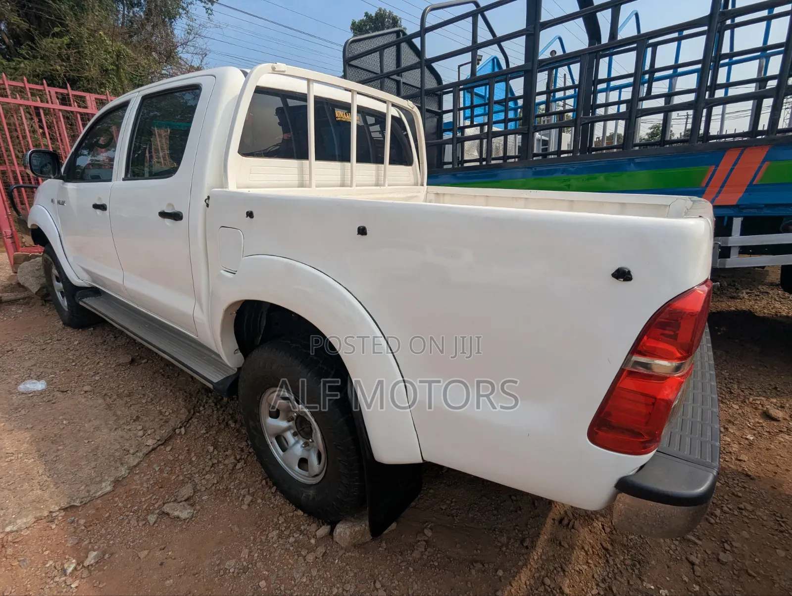 Toyota Hilux 2006 White