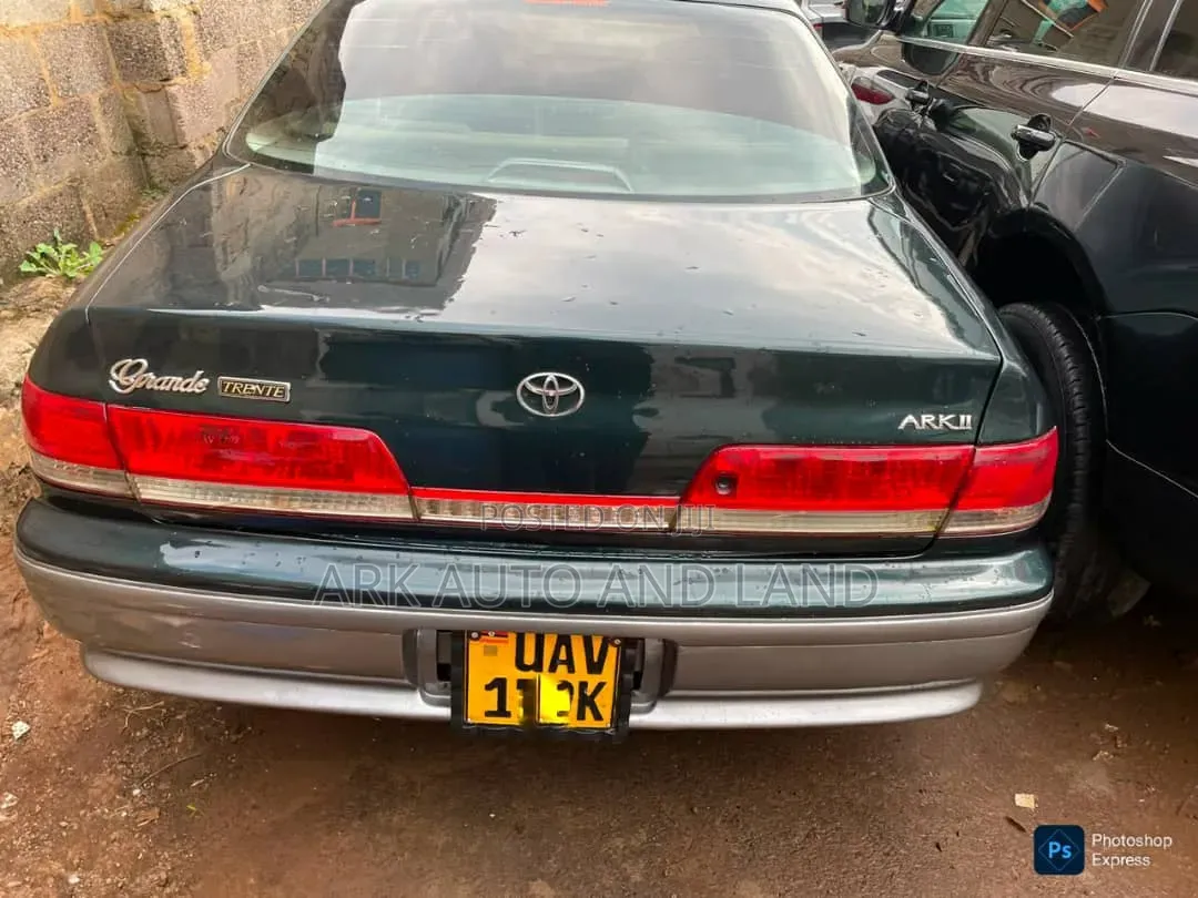 Toyota Mark II 2002 Green