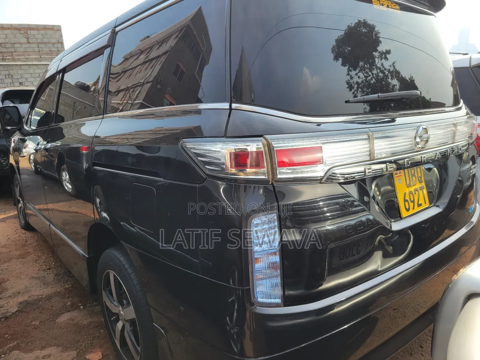 Nissan Elgrand SV Premium 2014 Black