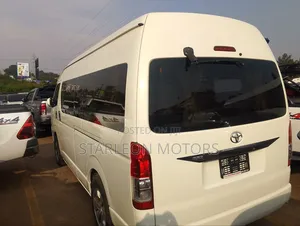 Toyota HiAce 2017 White