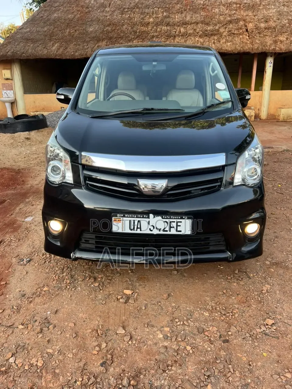 Toyota Noah 2012 Black