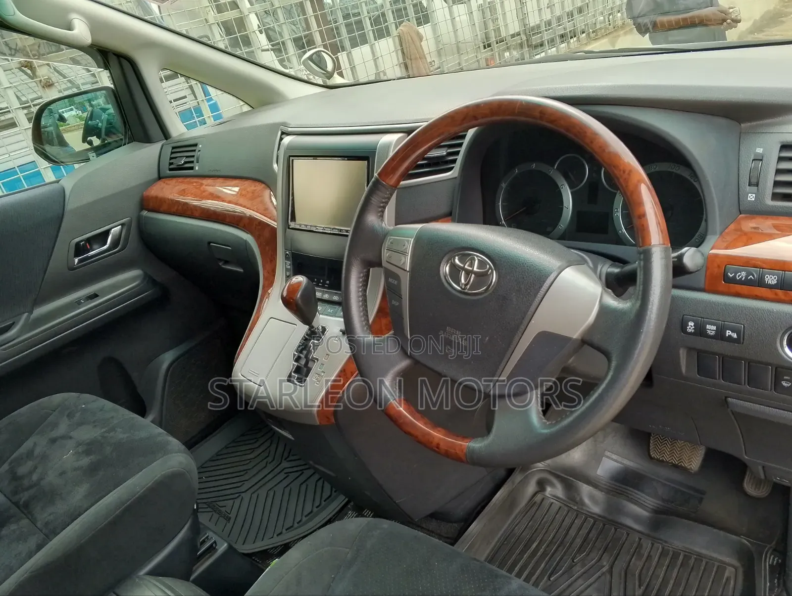 Toyota Alphard 2010 White