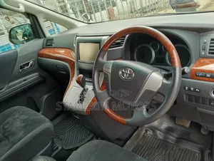 Toyota Alphard 2010 White