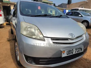 Toyota Passo Sette 1.5 FWD 2010 Silver