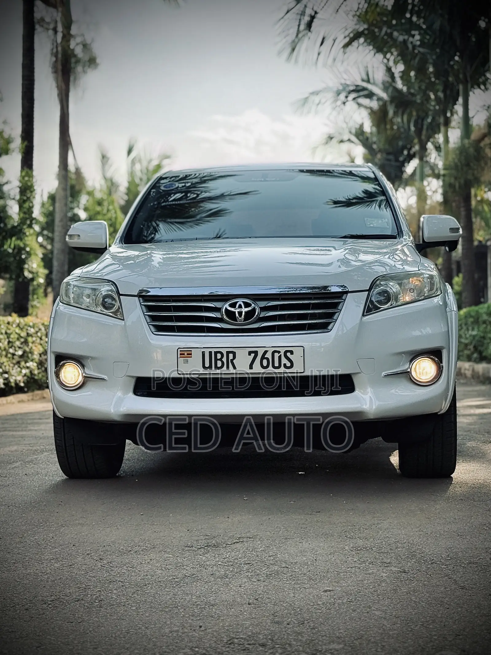 Toyota Vanguard 2012 White