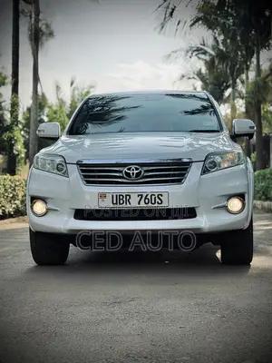 Toyota Vanguard 2012 White
