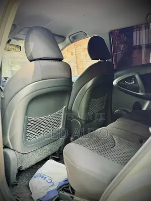 Toyota Vanguard 2012 White