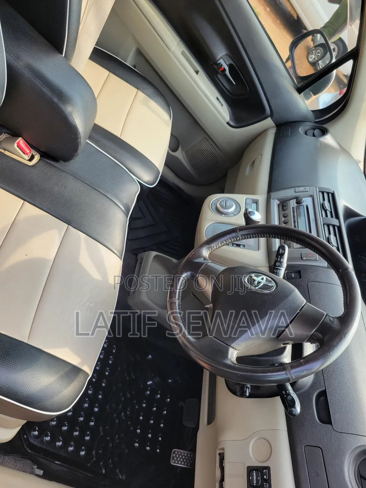 Toyota Passo Sette 1.5 FWD 2010 Silver