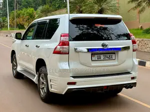 Toyota Land Cruiser Prado 2016 Off white