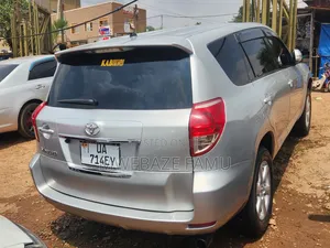Toyota Vanguard 2009 Silver