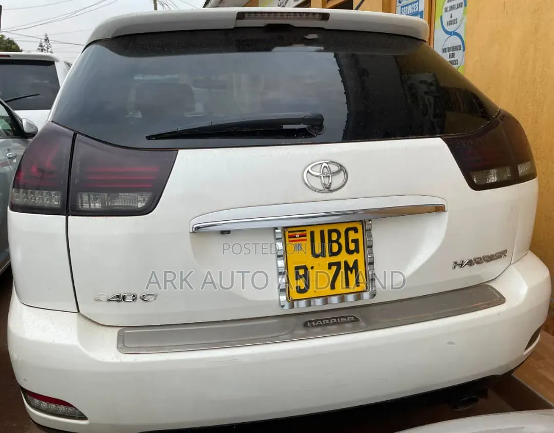 Toyota Harrier 2005 White