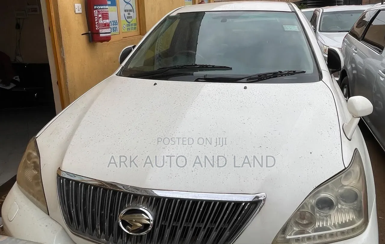 Toyota Harrier 2005 White