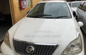 Toyota Harrier 2005 White