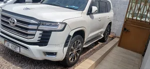 Toyota Land Cruiser Prado 2019 White
