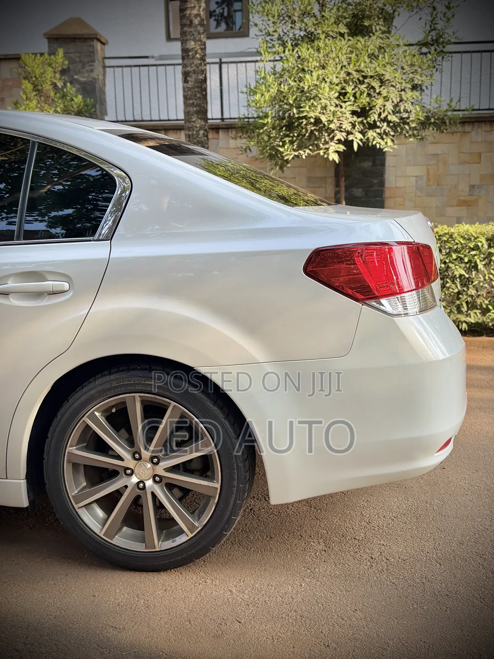 Subaru Legacy 2011 White