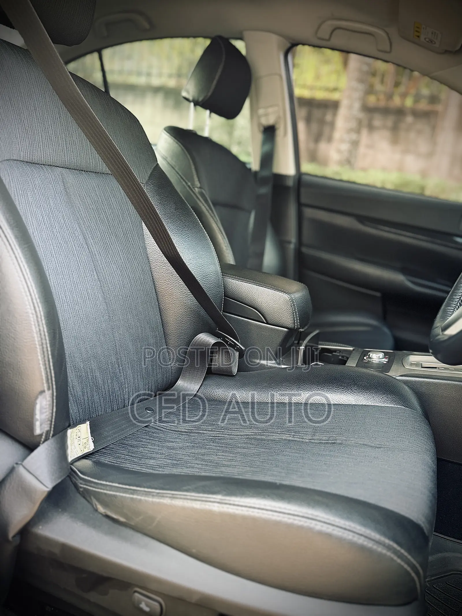 Subaru Legacy 2011 White