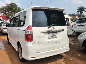Toyota Noah 2010 White
