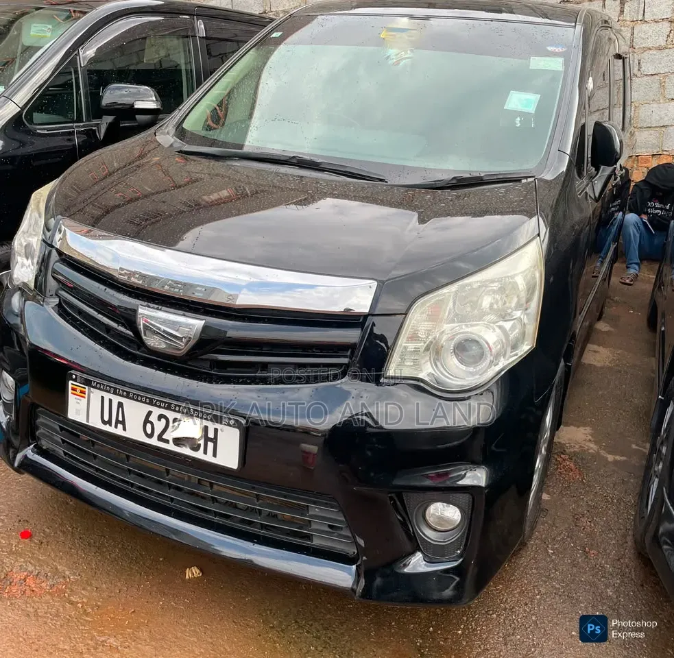 Toyota Noah 2011 Black