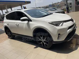 Toyota RAV4 2018 White