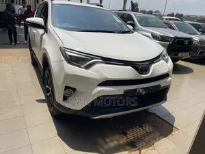 Toyota RAV4 2018 White