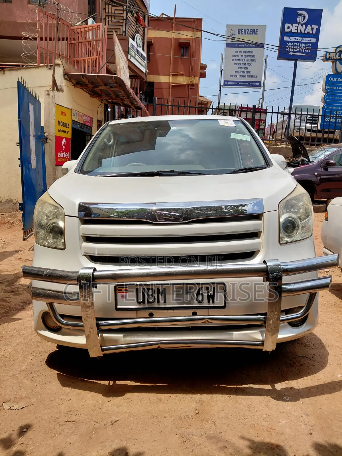 Toyota Noah 2010 Pearl