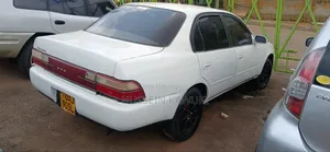 Toyota Corolla II 1999 White