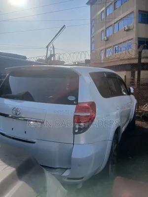 Toyota Vanguard 2013 White