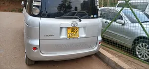 Toyota Sienta 2008 Silver