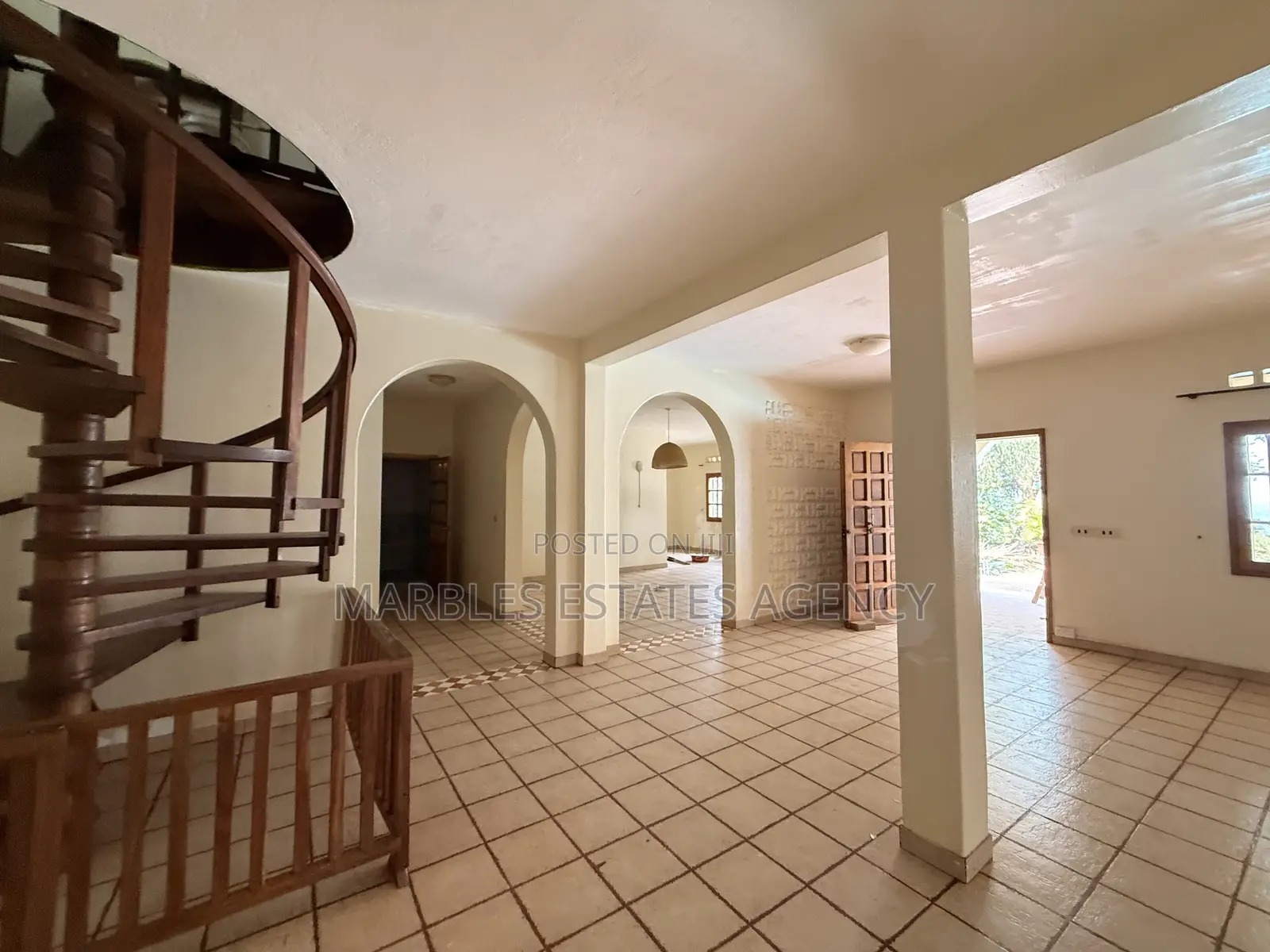 5bdrm House in Mbuya, Central Division for rent
