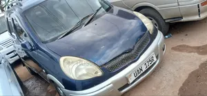 Toyota Fun Cargo 2005 Blue