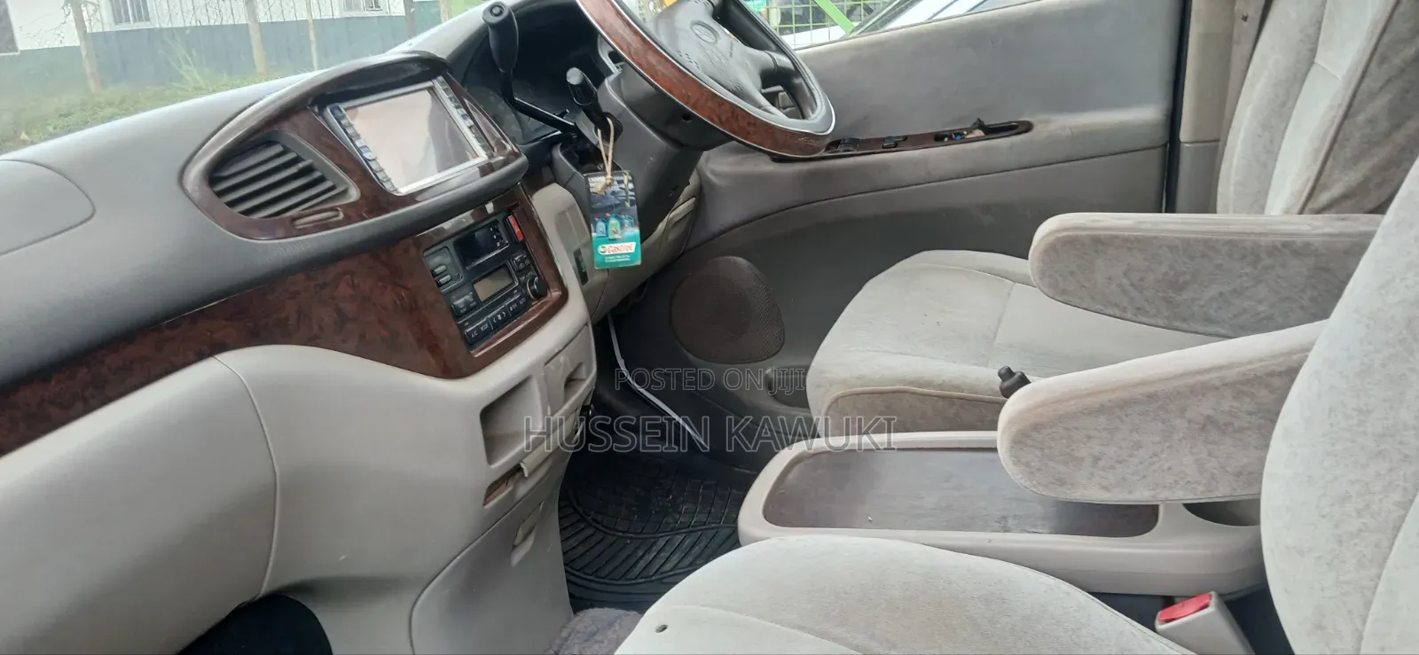 Toyota Regius 1998 White